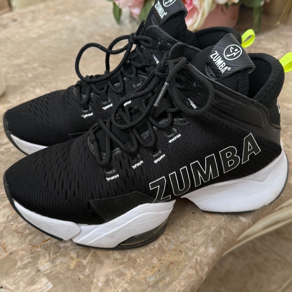 Zumba Air Funk Stomp Black Sneakers, Size 6,5